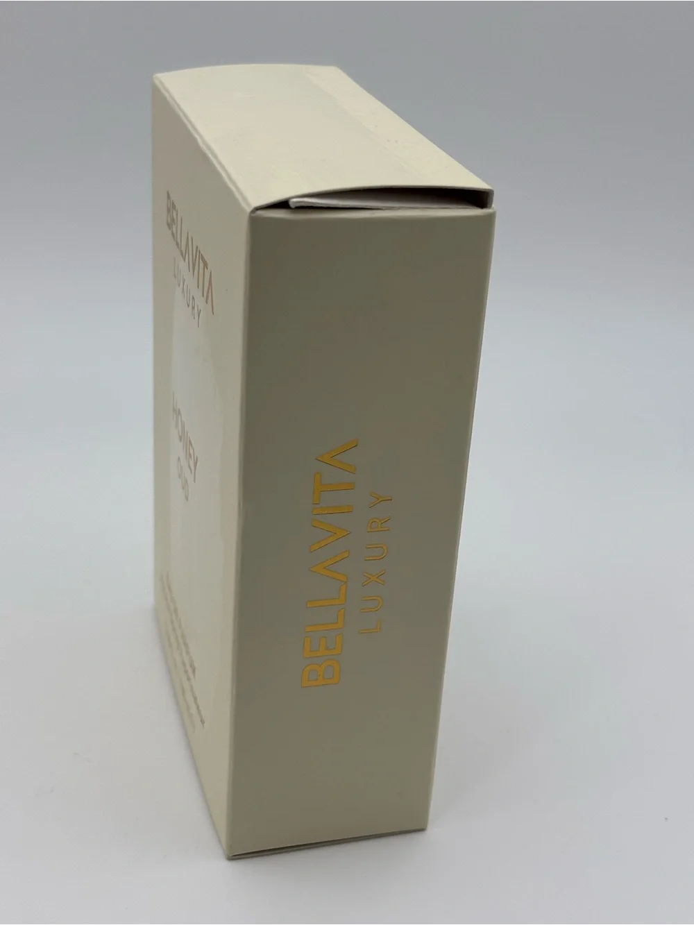 BELLAVITA LUXURY HONEY OUD , 3.38 fl Oz Natural Spray  100ml